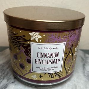 Bath & Body Works Candle in Cinnamon Gingersnap
